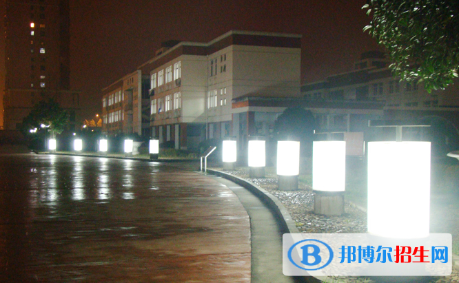 合肥世界外國語學校初中部2020年招生辦聯(lián)系電話