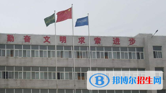 合肥八一科技學(xué)校2020年招生辦聯(lián)系電話