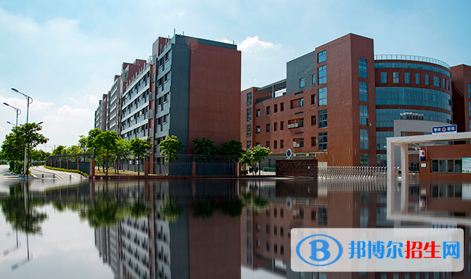 南海外國(guó)語(yǔ)學(xué)校初中部2020年學(xué)費(fèi)、收費(fèi)多少