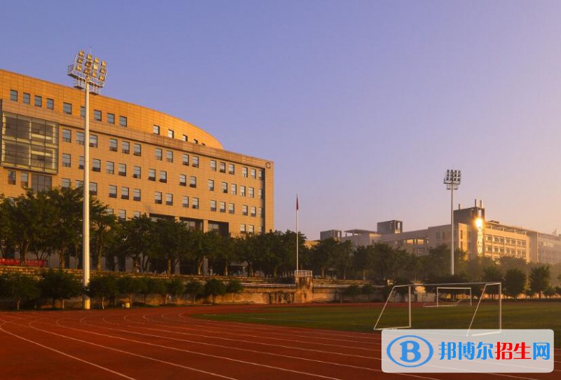 重慶工業(yè)職業(yè)技術(shù)學(xué)院2020年學(xué)費(fèi)、收費(fèi)多少