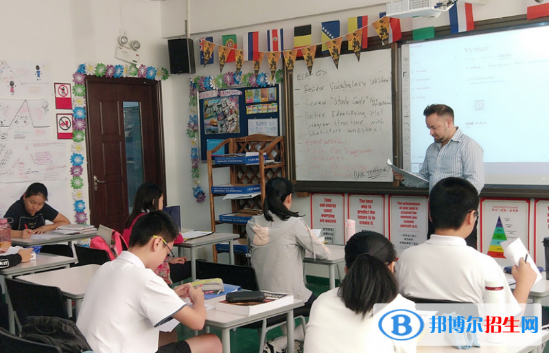 深圳博納學(xué)校初中部2023年招生辦聯(lián)系電話