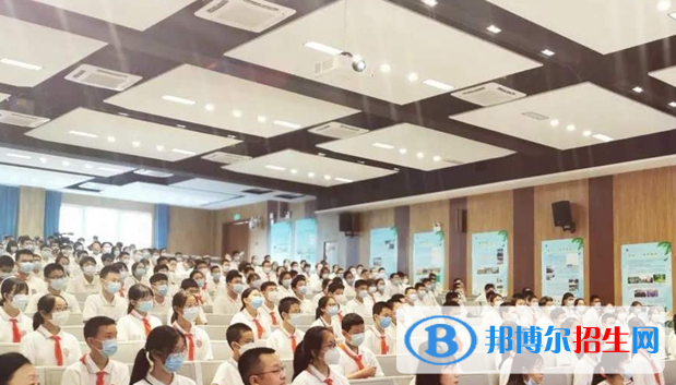 重慶史迪威外語學(xué)校初中部2020年報(bào)名條件、招生要求、招生對象