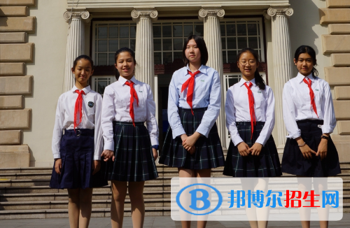 上海世界外國語中學(xué)地址在哪里