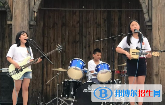 海德京華國際雙語學(xué)校初中部怎么樣、好不好