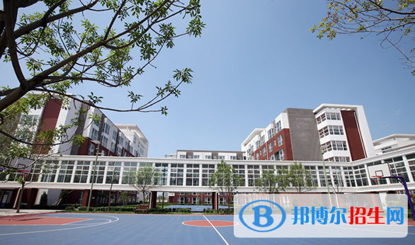 北京新英才國際學校初中部怎么樣、好不好
