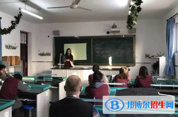 美國(guó)利弗莫爾國(guó)際學(xué)校初中部2020年招生辦聯(lián)系電話