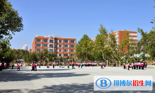 定西隴中護理學(xué)校1