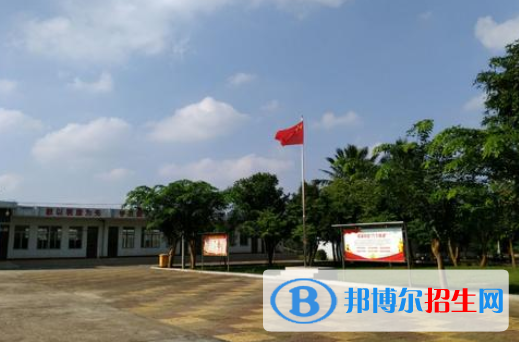 華縣咸林中學(xué)2020年報名條件、招生要求、招生對象