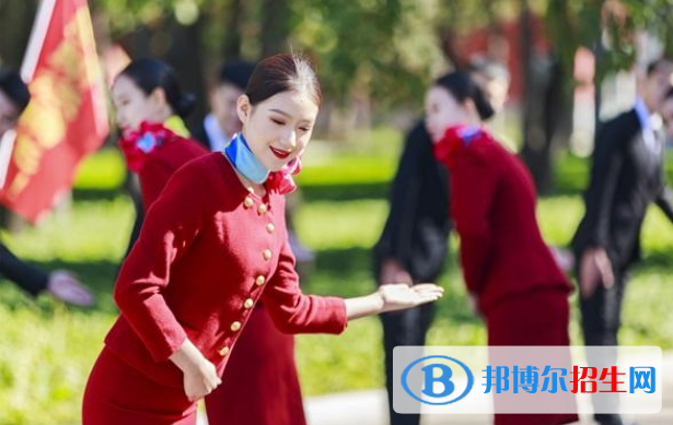 湖北2020年初中生怎么考航空服務(wù)學(xué)校