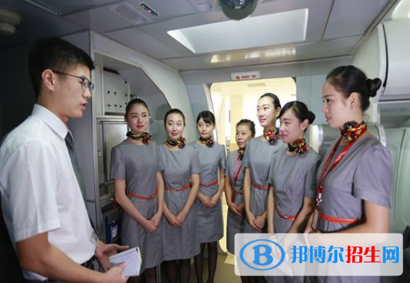 湖北2020年初中生能學航空服務學校嗎