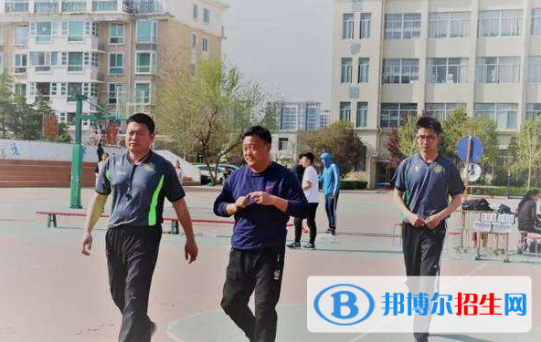 濰坊德潤國際雙語學(xué)校初中部2020年招生辦聯(lián)系電話
