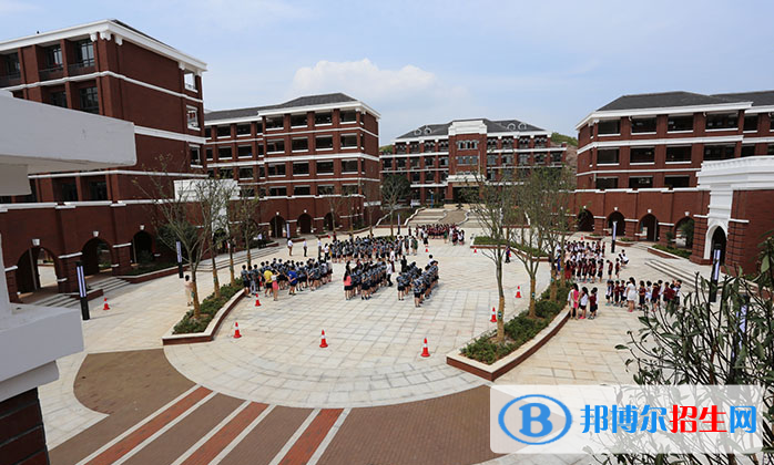 宜昌龍盤湖國(guó)際學(xué)校小學(xué)部2020年報(bào)名條件、招生要求、招生對(duì)象
