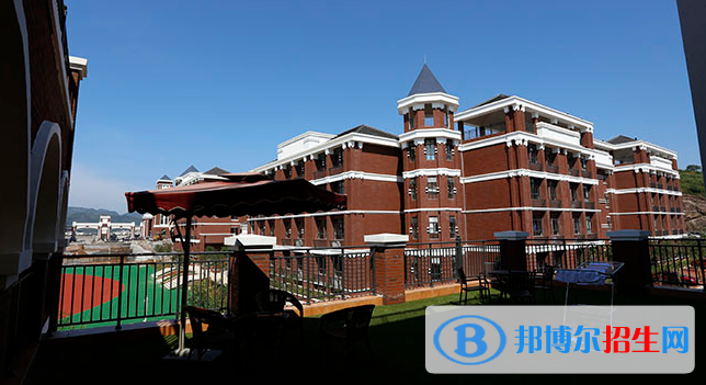 宜昌龍盤湖國際學(xué)校小學(xué)部2020年招生辦聯(lián)系電話