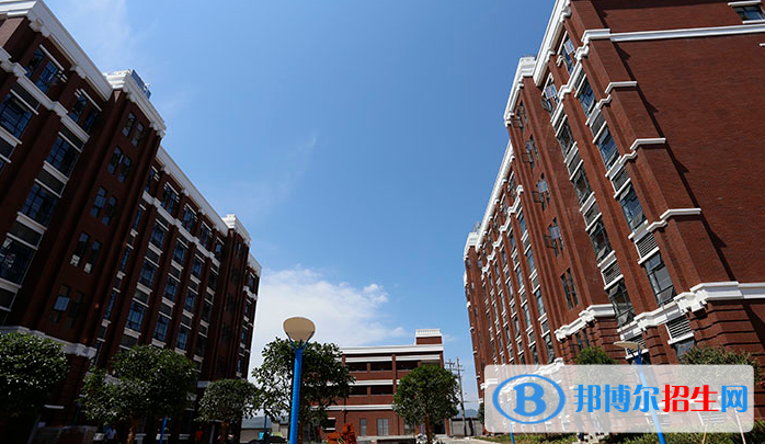 宜昌龍盤湖國際學校小學部怎么樣、好不好