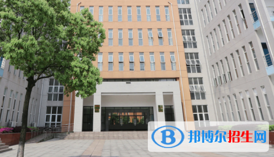 安徽商貿(mào)職業(yè)技術(shù)學(xué)院2020年報(bào)名條件、招生要求、招生對(duì)象