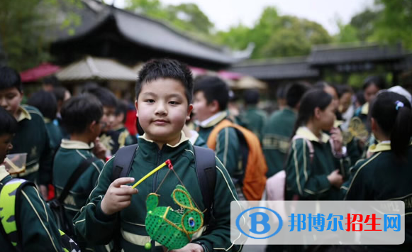 鎮(zhèn)江楓葉國(guó)際學(xué)校小學(xué)部2020年學(xué)費(fèi)、收費(fèi)多少