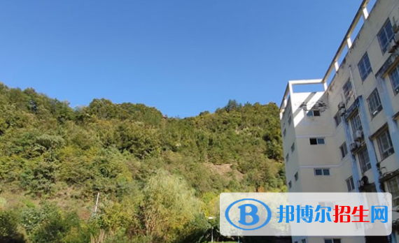  嵐皋縣嵐皋中學(xué)2020年報(bào)名條件、招生要求、招生對(duì)象