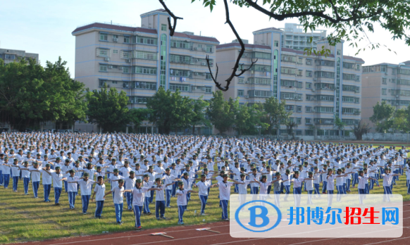 海南農(nóng)墾中學(xué)2020年報名條件、招生要求、招生對象