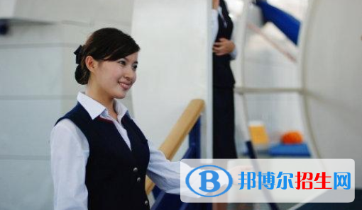 湖北2020年女生上什么航空服務(wù)學(xué)校好