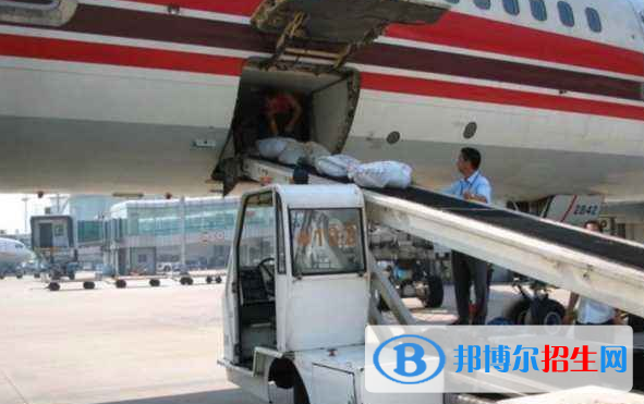 湖北2021年讀航空服務(wù)學(xué)校學(xué)什么好