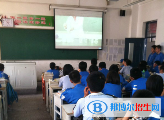  邯鄲育華中學(xué)2021年學(xué)費(fèi)、收費(fèi)多少