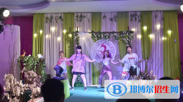 汕頭琪雅美容化妝職業(yè)技術學校2021年報名條件、招生要求、招生對象