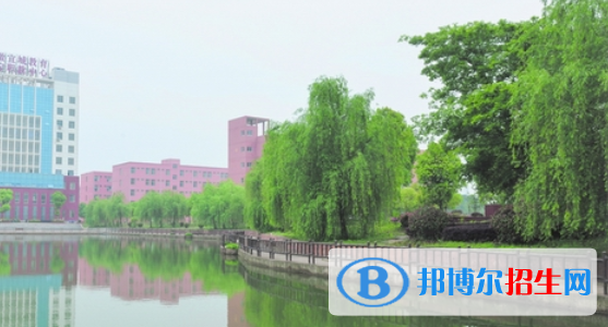 安慶市宜城科技學(xué)校怎么樣、好不好