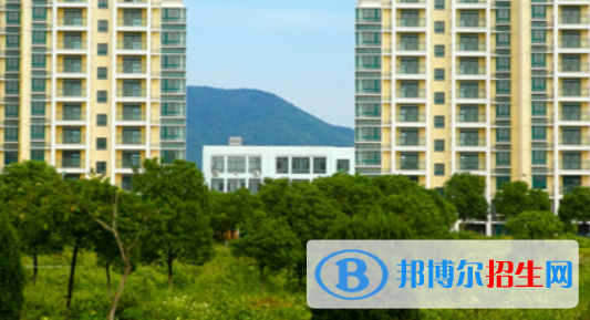 安慶醫(yī)藥高等?？茖W(xué)校2021年學(xué)費(fèi)、收費(fèi)多少
