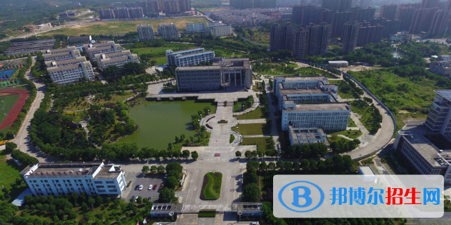 安慶醫(yī)藥高等?？茖W(xué)校2021年招生簡章