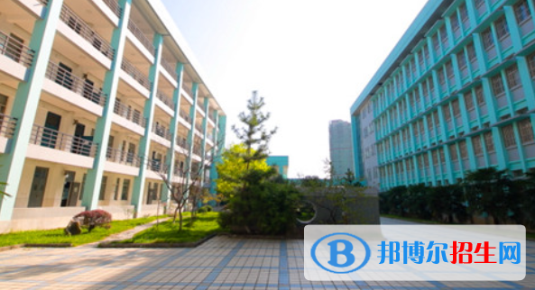 安慶醫(yī)藥高等專科學校怎么樣、好不好