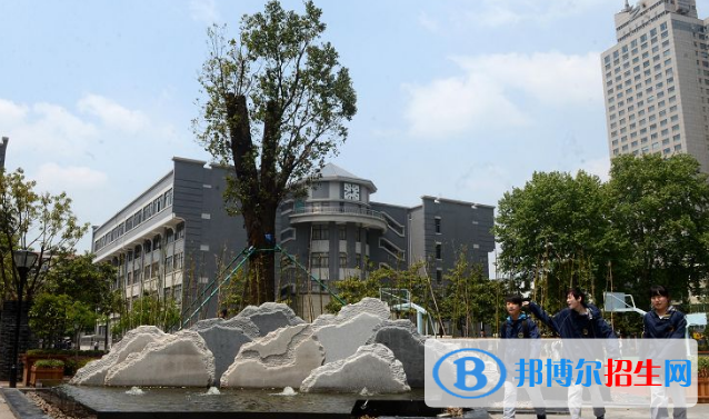 南京大學(xué)附屬中學(xué)2021年招生辦聯(lián)系電話