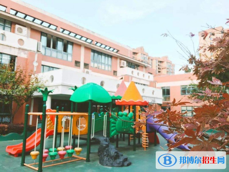 貴陽(yáng)2021年女生在幼師學(xué)校學(xué)什么好
