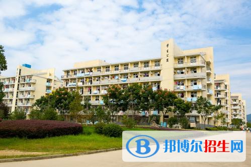安徽省安慶衛(wèi)生學(xué)校2021招生簡章