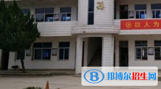 歙縣現(xiàn)代職業(yè)學校2021年招生辦聯(lián)系電話 