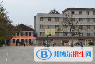 貴定師范學校2021年報名條件、招生要求、招生對象