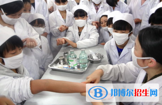 廣州2021年讀衛(wèi)校的大專(zhuān)