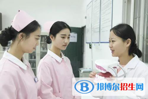 成都2021衛(wèi)校和中專(zhuān)有哪些區(qū)別