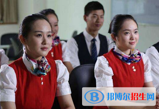 武漢2021年男生讀什么航空服務(wù)學(xué)校