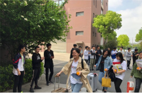 昆山花橋國際商務(wù)城中等專業(yè)學(xué)校2021年報(bào)名條件、招生要求、招生對(duì)象