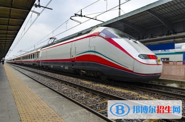 重慶2022年初中生報什么軌道交通學校最好