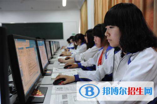 貴州2021年初中生上計算機學校