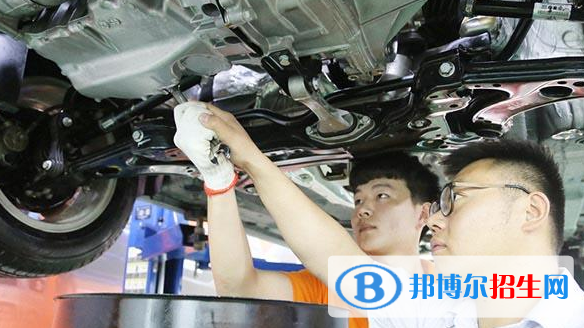 貴州2021年初中生考什么汽修學校
