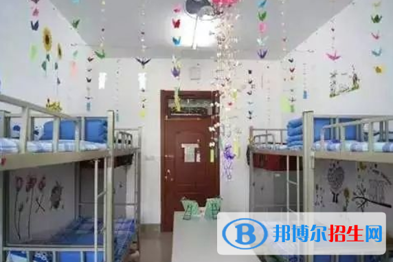 成都青羊?qū)嶒?yàn)聯(lián)合中學(xué)2021年宿舍條件