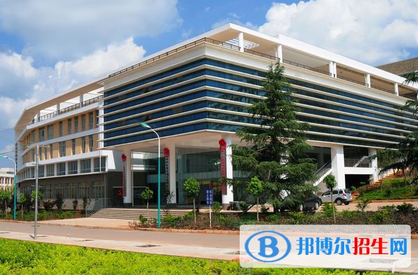 楚雄州工業(yè)學(xué)校2021年學(xué)費(fèi)、收費(fèi)多少