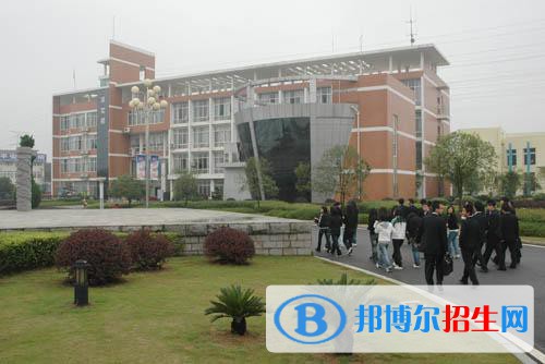 云南夏蒙衛(wèi)生學(xué)校2021年報(bào)名條件。招生要求、招生對象