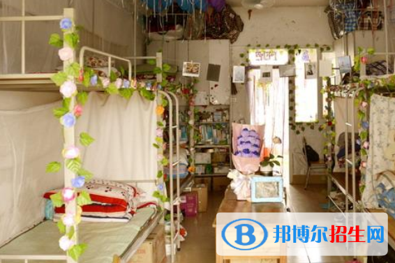 新津縣第四中學(xué)2021年宿舍條件