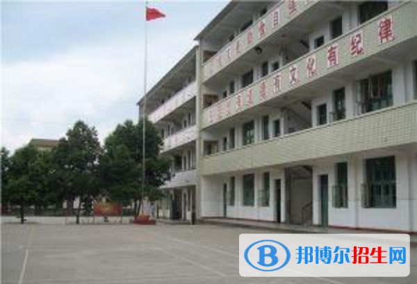 姚安縣職業(yè)高級(jí)中學(xué)2021年學(xué)費(fèi)，收費(fèi)多少