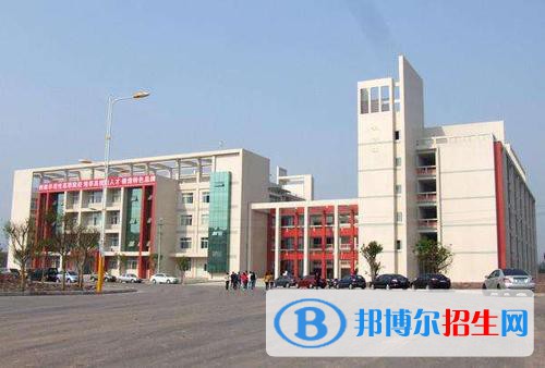 內(nèi)江宏昌職業(yè)技術(shù)學(xué)校2021年學(xué)費(fèi)、收費(fèi)多少