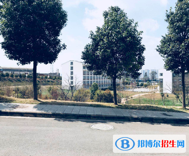 江川縣職業(yè)高級中學怎么樣好不好