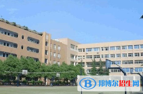 成都大學附屬中學2021年招生簡章